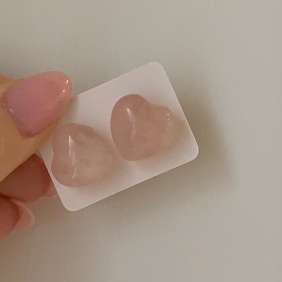Rose Quartz Heart Stud Earrings - Picture 1 of 2